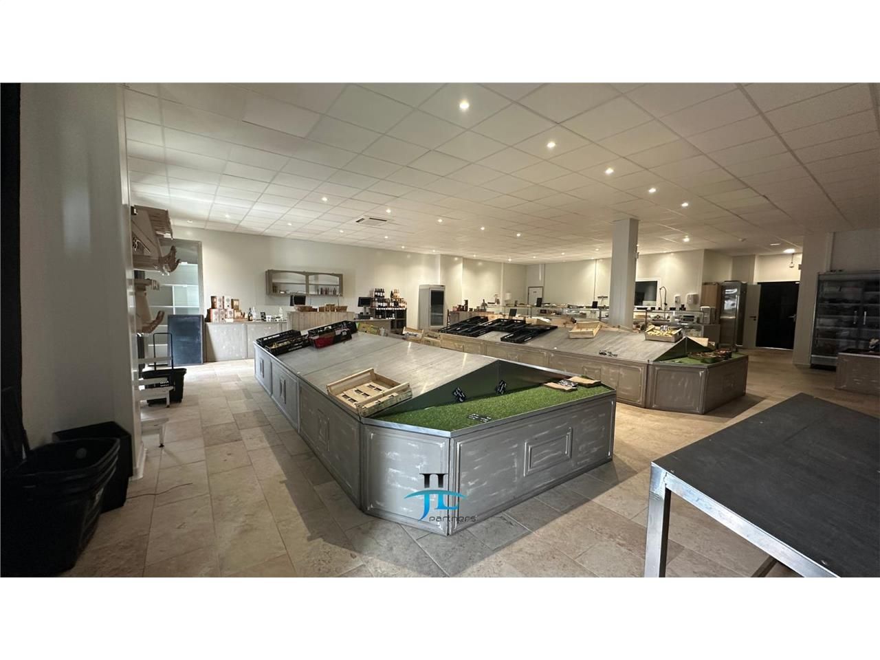 Fonds de commerce ou Droit au bail 200m2 Ayguemorte / La Brède