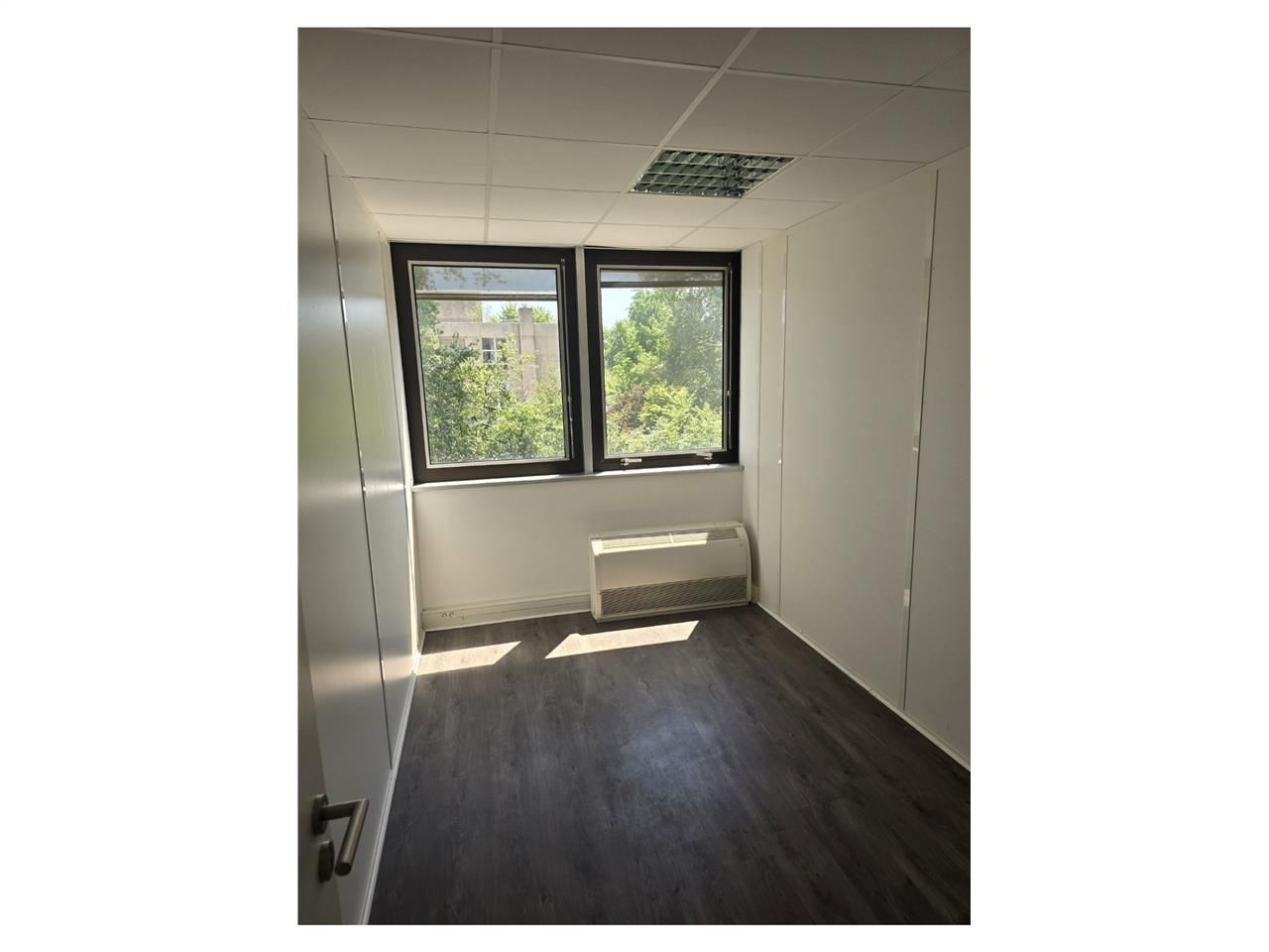 Bureaux 140 m² – Bordeaux-Lac / Bruges – 12 parkings privés