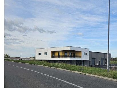 A vendre Bureaux R+1 axe passant Zone commercial dynamique
