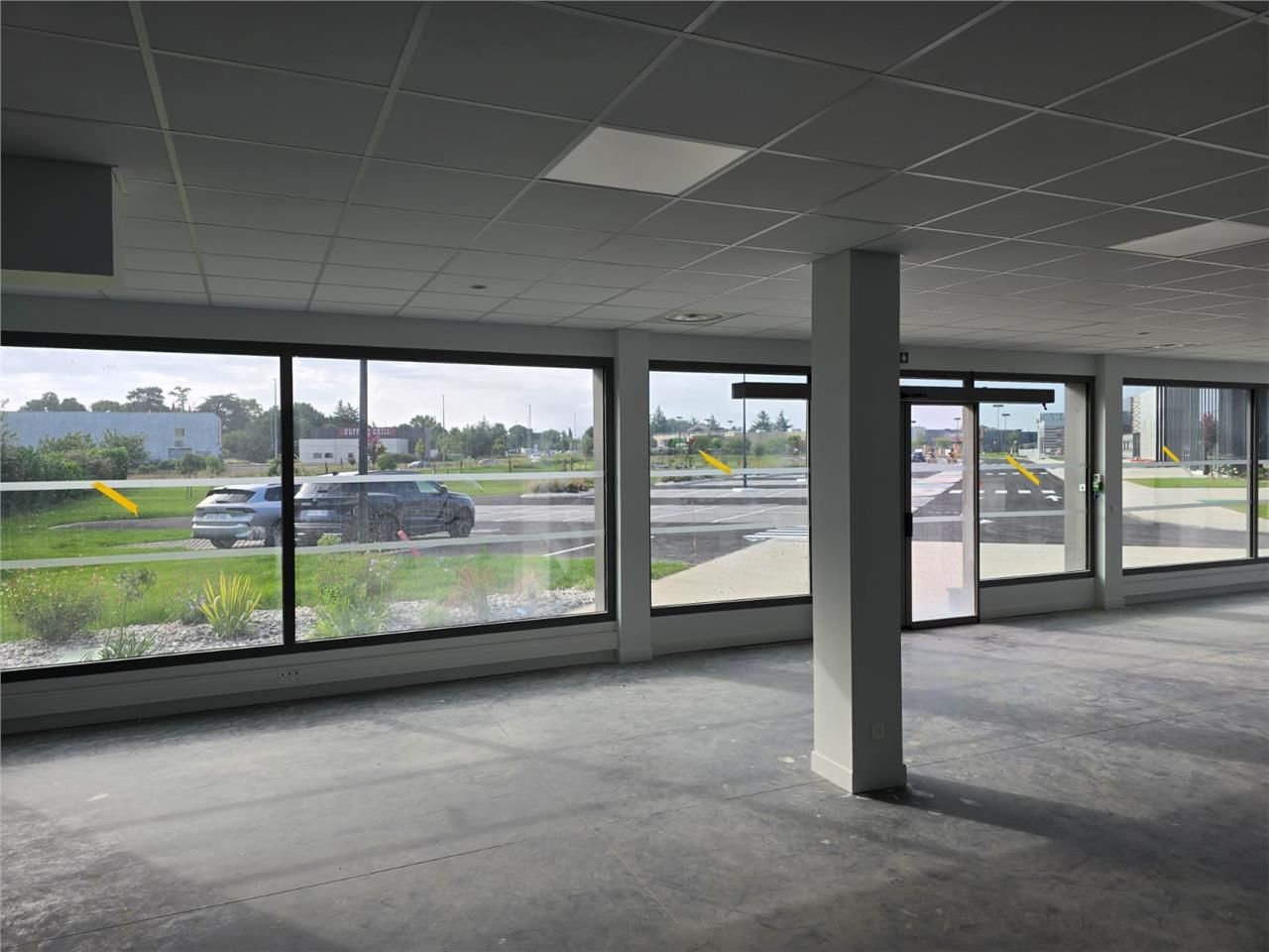 A vendre Local commercial + stockage Marmande zone commerciale Leclerc
