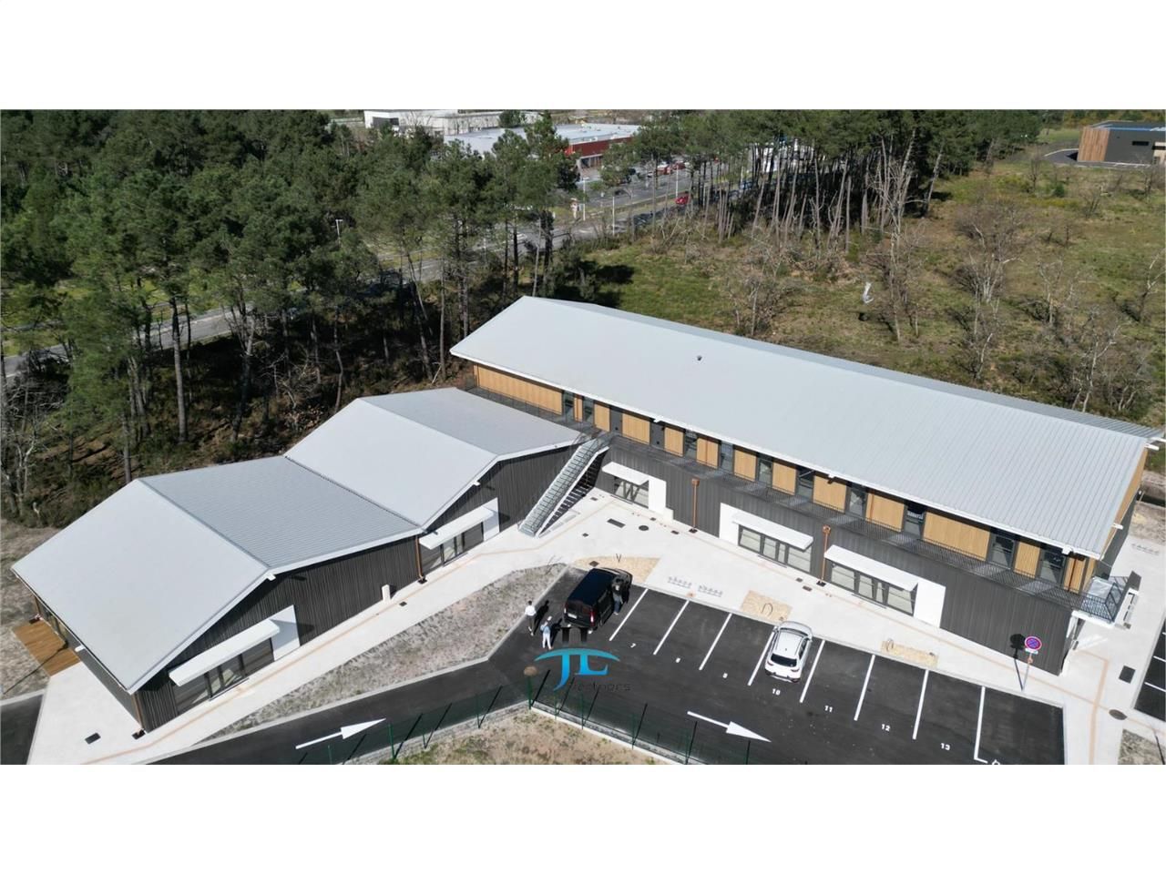 Locaux commerciaux 170 à 302m2 à louer Audenge