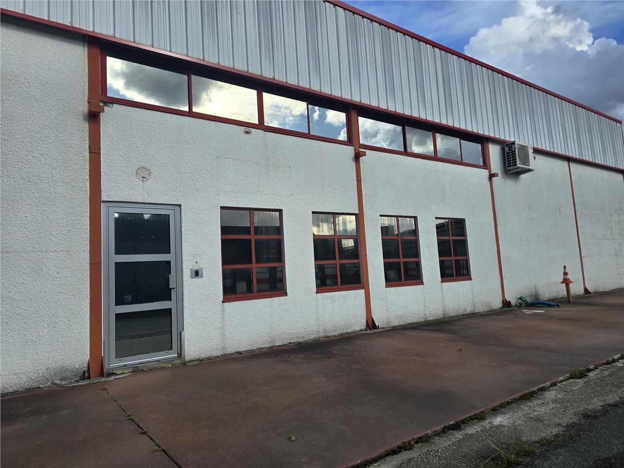 Local d'activité 407 m² à louer – Entrepôt + bureaux neufs – Pessac