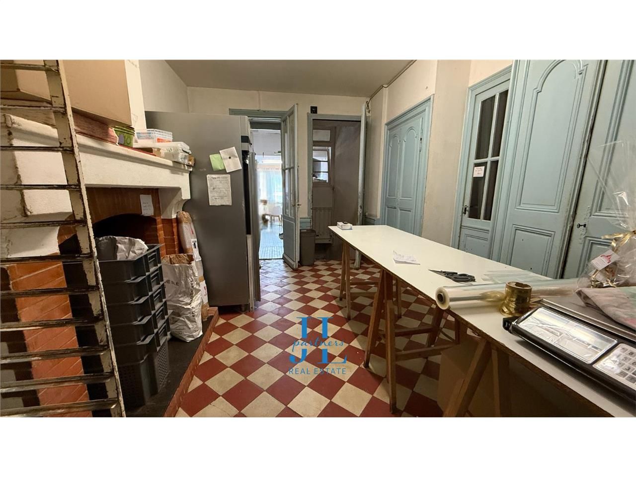 Fonds de commerce Boulangerie-Pâtisserie 318m2 + 94m2 logement Coutras