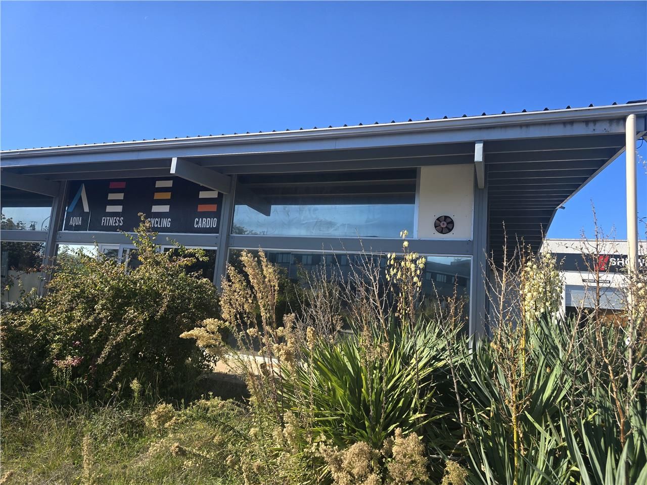 Local commercial à louer – SAINT-MÉDARD-EN-JALLES / 405 m²