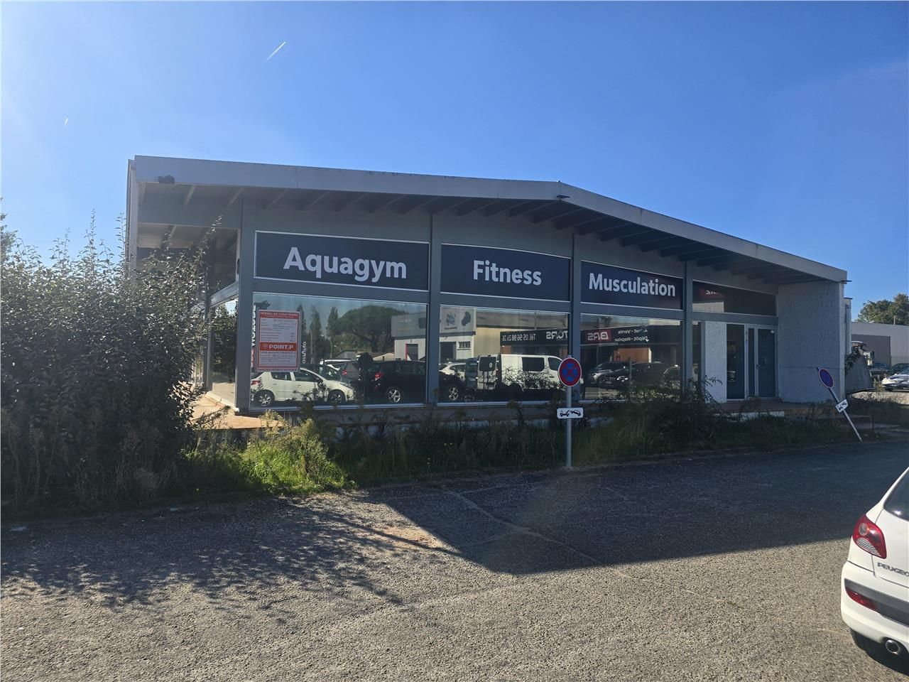 Local commercial à louer – SAINT-MÉDARD-EN-JALLES / 405 m²