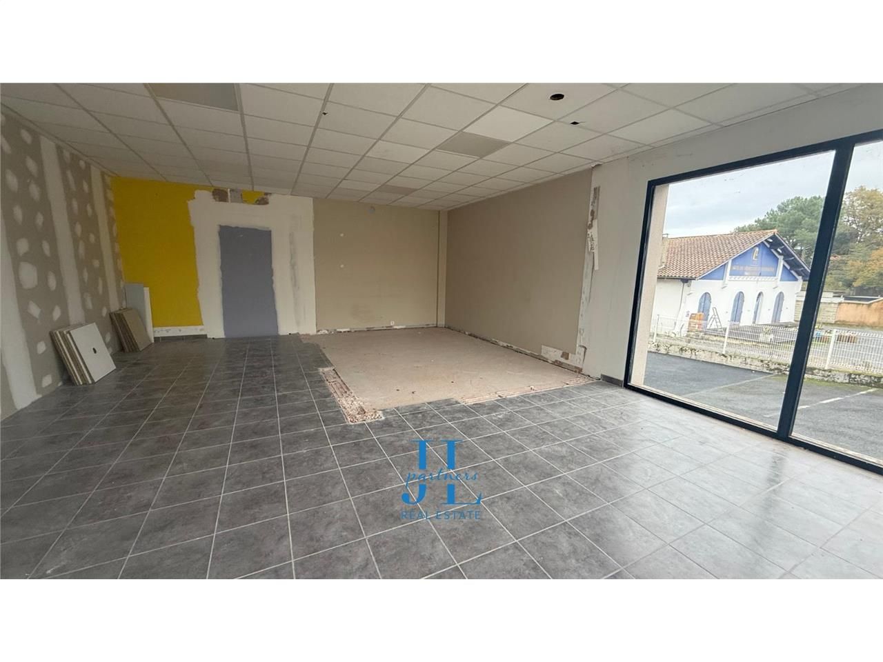 À Louer - Local Commercial - 50 m2 - Eysines axe passant
