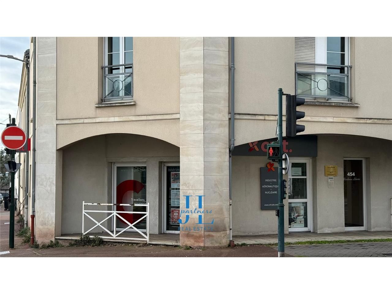 LOCAL COMMERCIAL 155 M² À LOUER – ANGLE DE RUE – AVENUE TRÈS PASSANTE – MÉRIGNAC