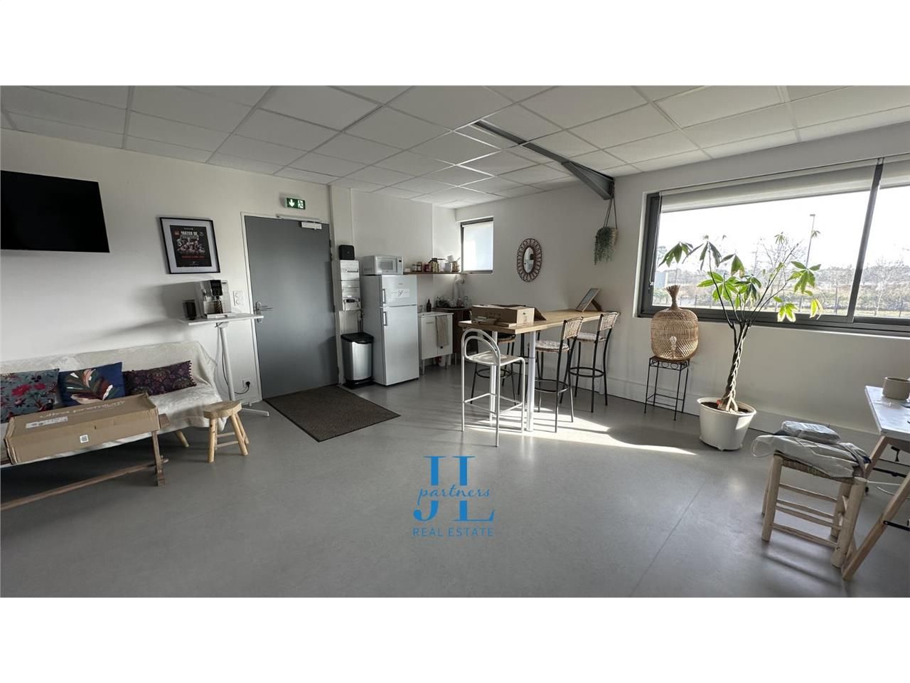 À LOUER – Local / Bureaux 65 m² R+1 – Zone d'activité de Mazères – Proximité Langon