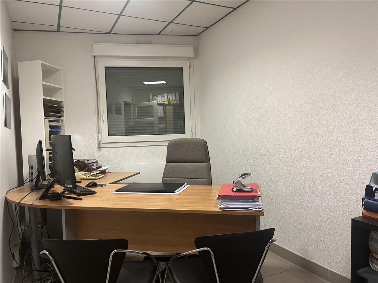 À VENDRE – 2 LOCAUX COMMERCIAUX À EYSINES