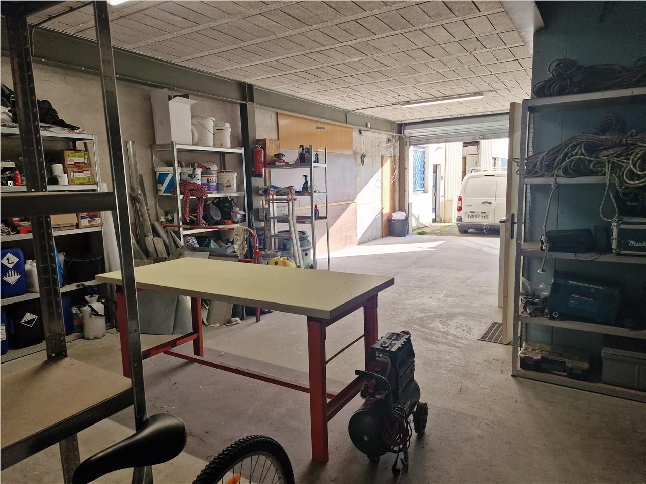 Local d''activités de 110 m² – Proximité immédiate Gare de Bruges