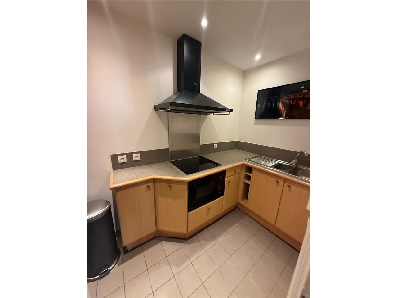 Location de 95m2 de bureaux cours du Chapeau Rouge