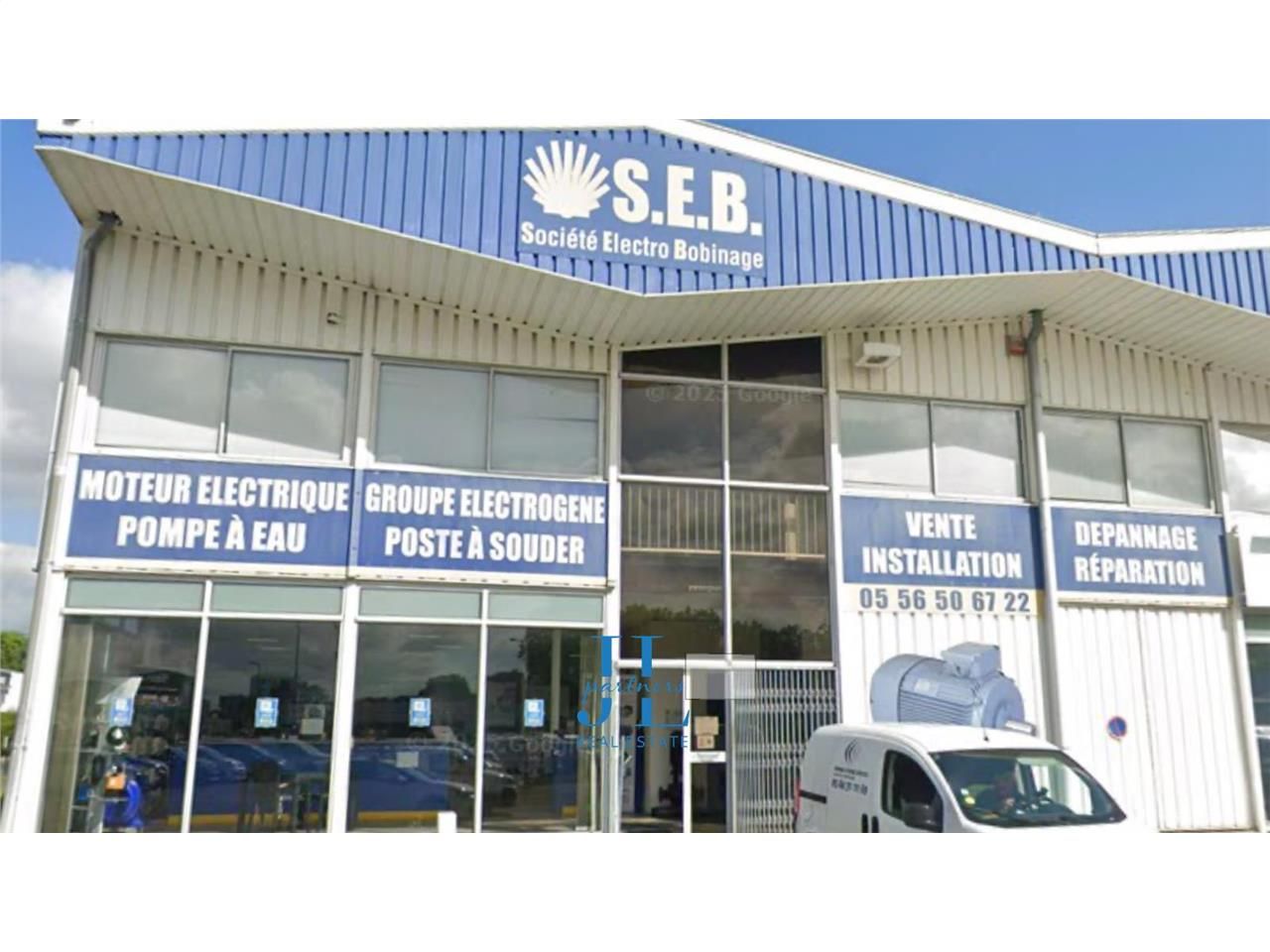 À LOUER – Local d'activité 500 m² – Entrepôt + bureaux – Bordeaux-Lac – Proximité Boulevard Alfred Daney, visibilité RP.