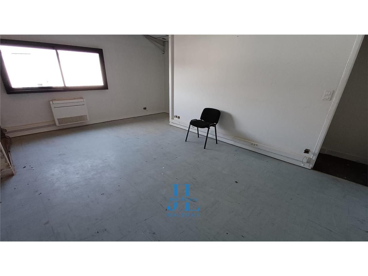 À LOUER – Local d''activité 140 m² – Entrepôt + bureaux – Proximité rocade – Parking