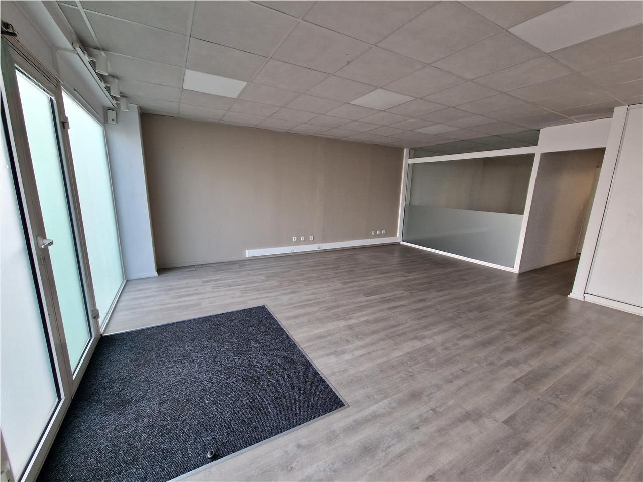 Local commercial à louer – Route de Toulouse / Tram Vaclav Havel