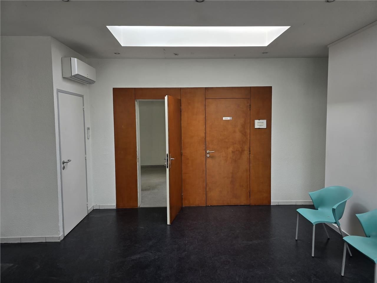 LOCAL COMMERCIAL / BUREAUX – 80 m² – SECTEUR HIPPODROME – EYSINES