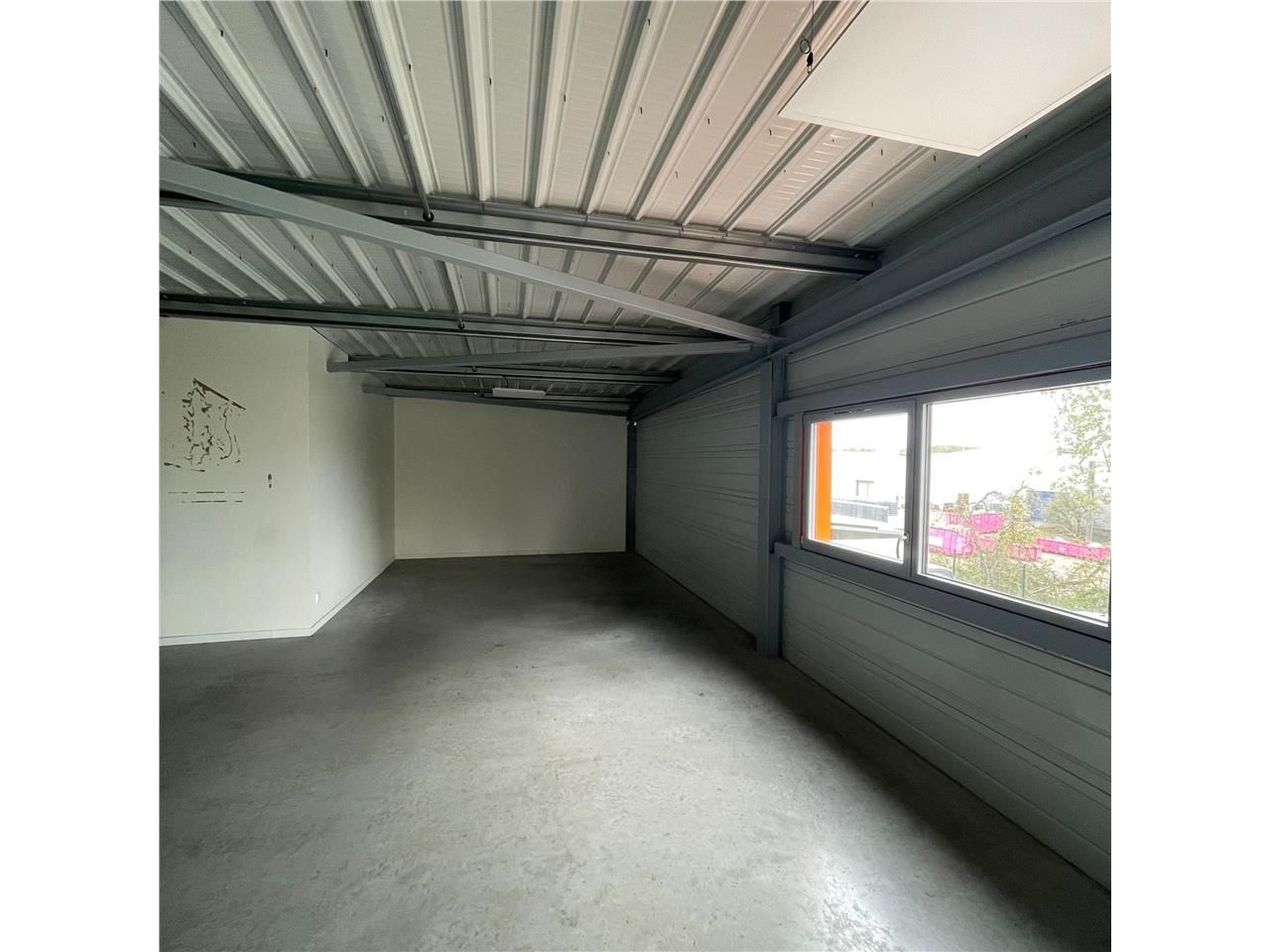 LOCAL D'ACTIVITÉ À LOUER – CARBON BLANC - ZONE D'ACTIVITE DYNAMIQUE