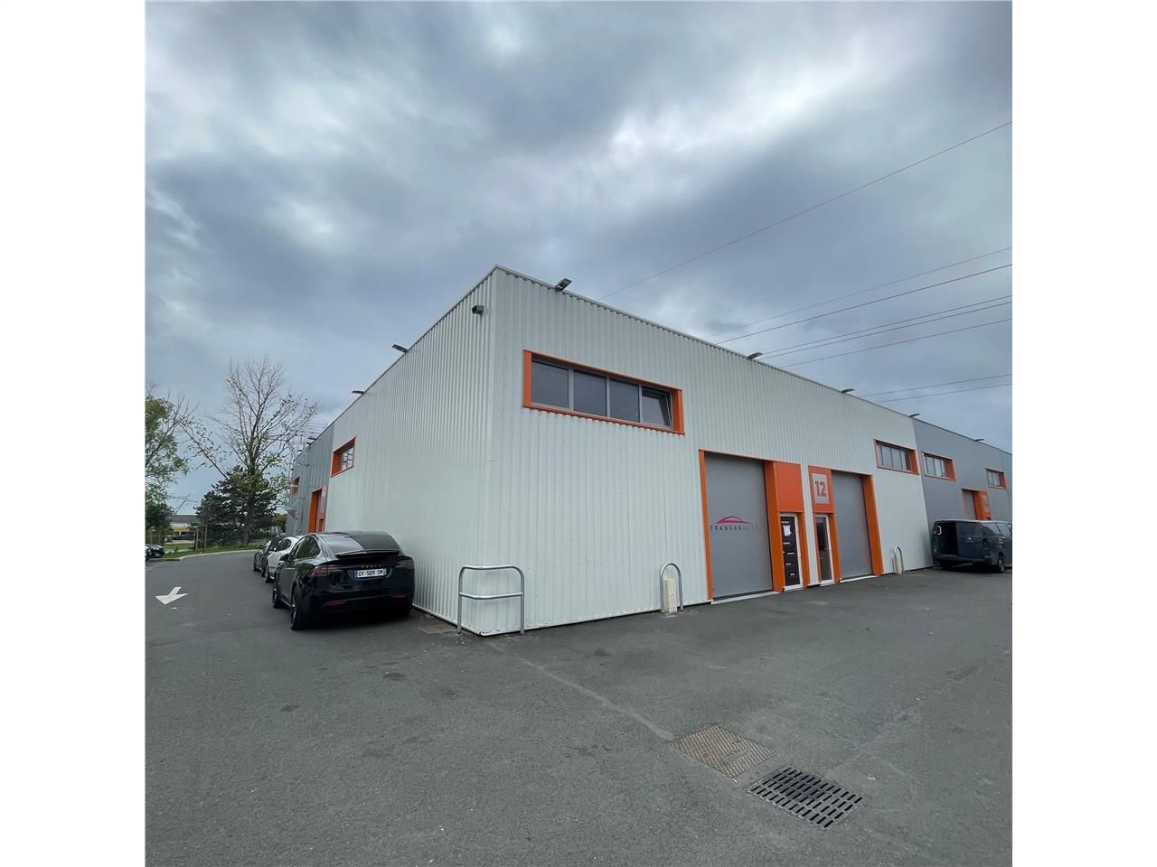 LOCAL D''ACTIVITÉ À LOUER – CARBON BLANC - ZONE D''ACTIVITE DYNAMIQUE