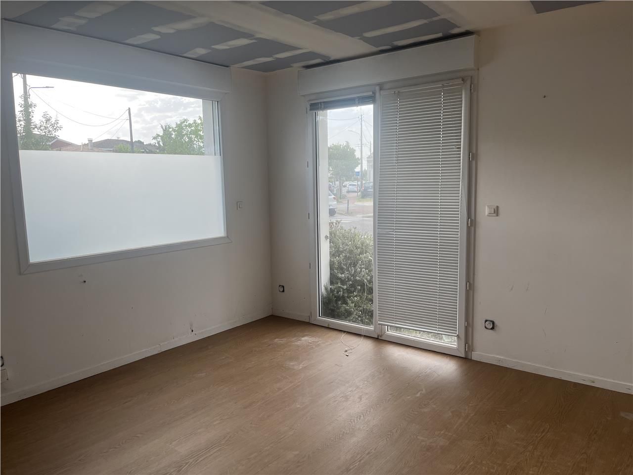 À louer – Local commercial de services à Mérignac