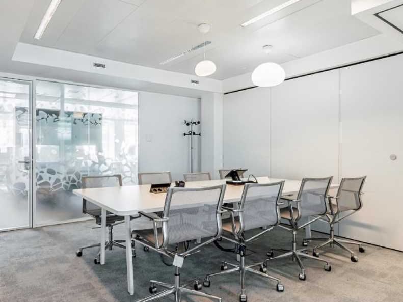 Au sein d'un très bel immeuble contemporain, nous