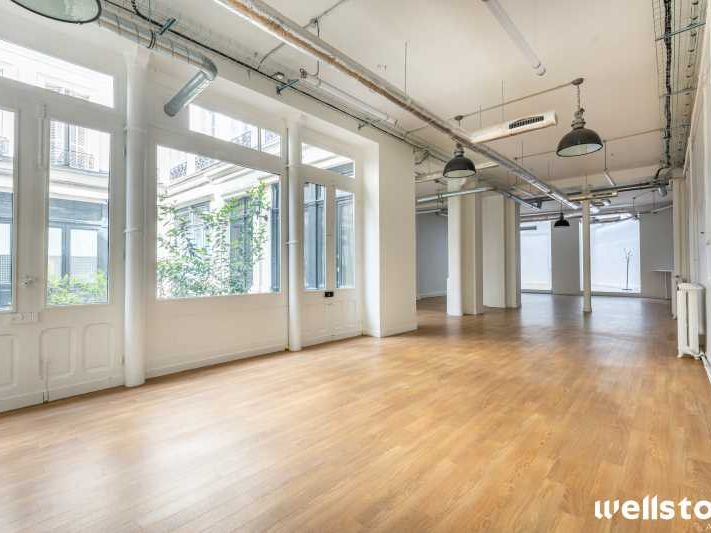 Entre les stations Poissonnière et Gare du Nord e