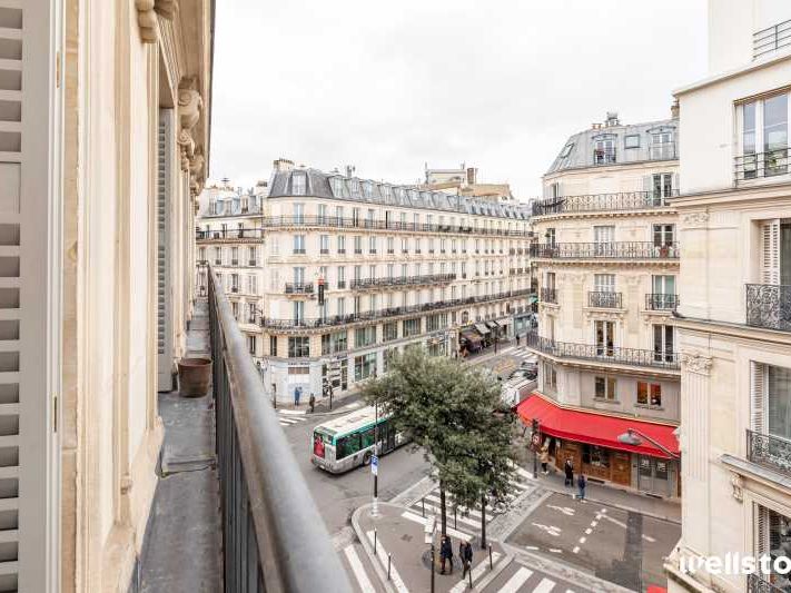 En plein coeur d'un quartier dynamique, et au pie