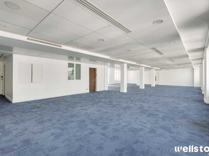 Au pied du métro Bonne Nouvelle et en plein sur l