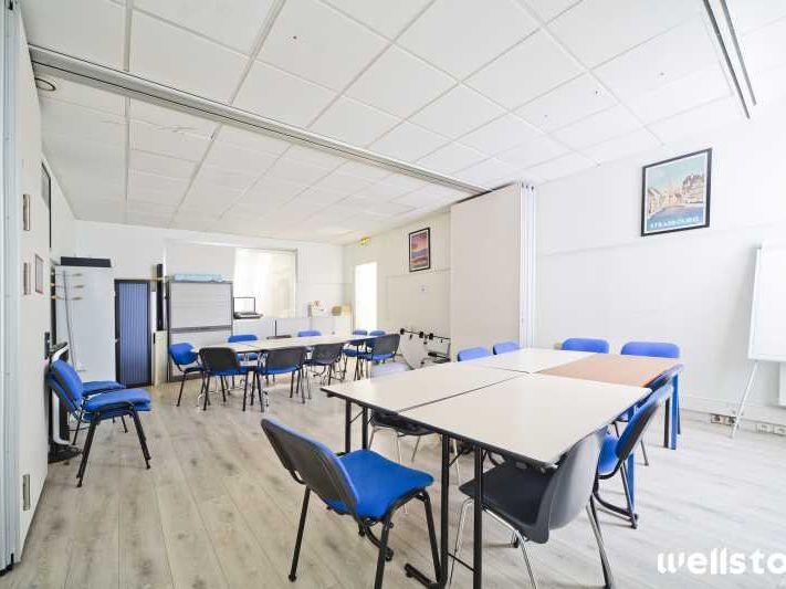 A deux pas de la place Dauphine, et à une station