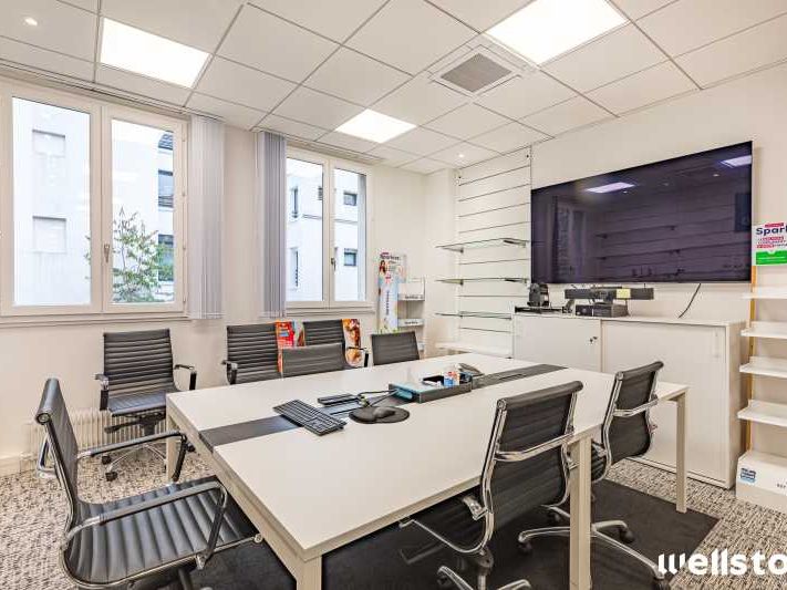 A deux pas de la place de l'Etoile et de l'Arc de