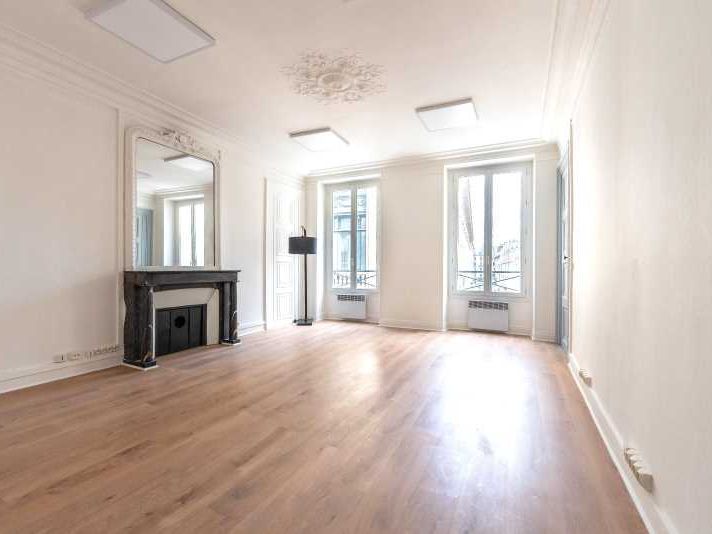 Dans un immeuble de bon standing, nous vous propo