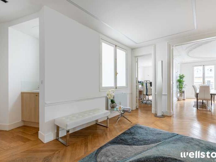 Surface de très bon standing au 5ème étage d'un b