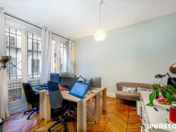 Au pied du métro Bonne Nouvelle, en plein coeur d