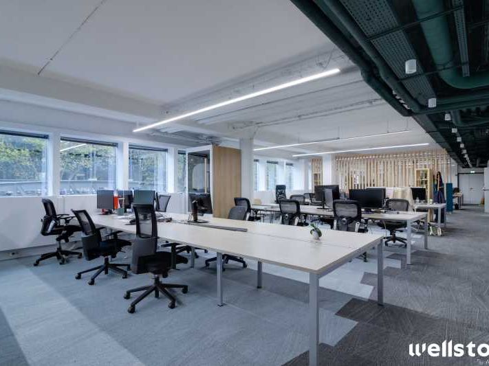 Située Quai de Jemmapes, Wellstone vous propose u