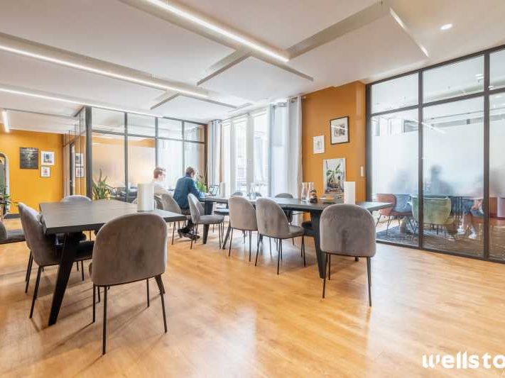 Dans un immeuble de très bon standing, Wellstone 