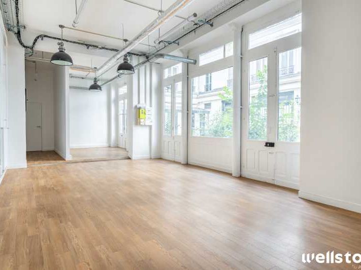 Entre les stations Poissonnière et Gare du Nord e