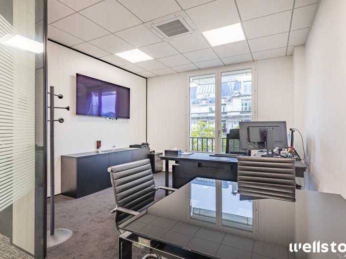 A deux pas de la place de l'Etoile et de l'Arc de