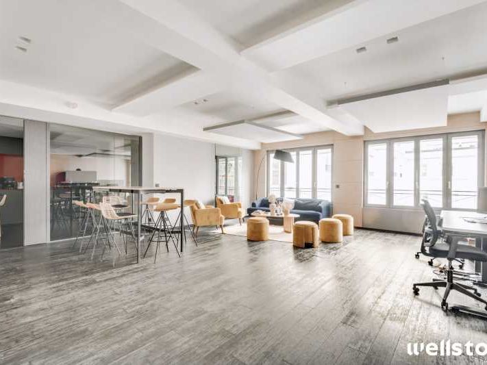 A proximité immédiate de la Place de la Bourse et