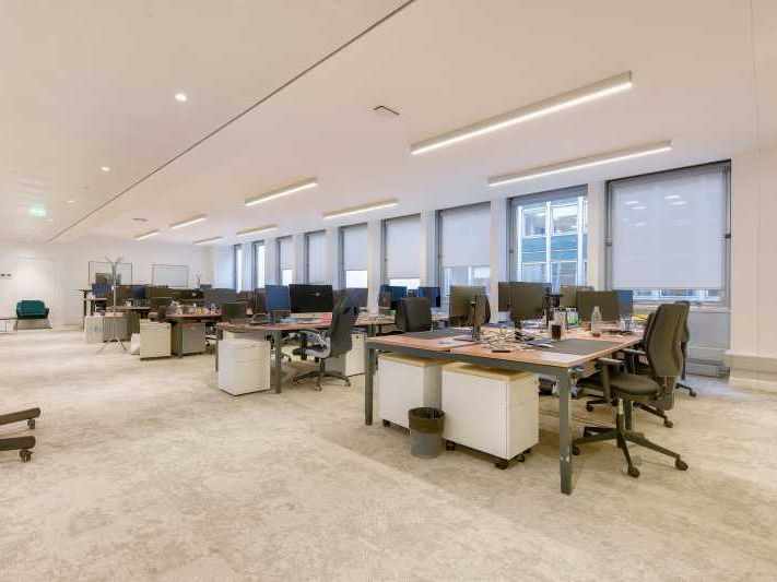 Wellstone vous propose des bureaux plug and play