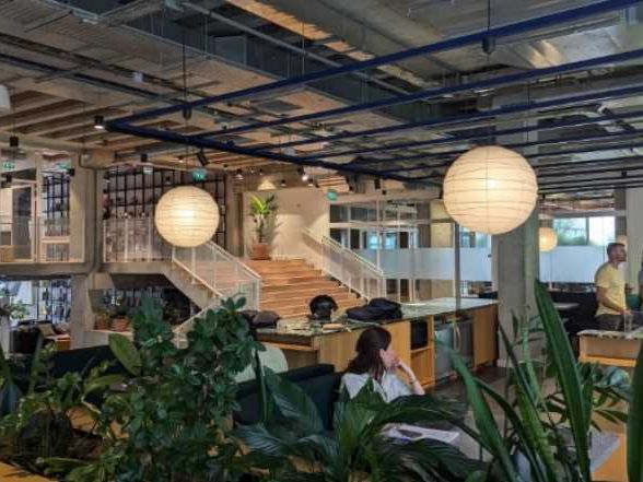 Wellstone vous propose des bureaux plug and play 