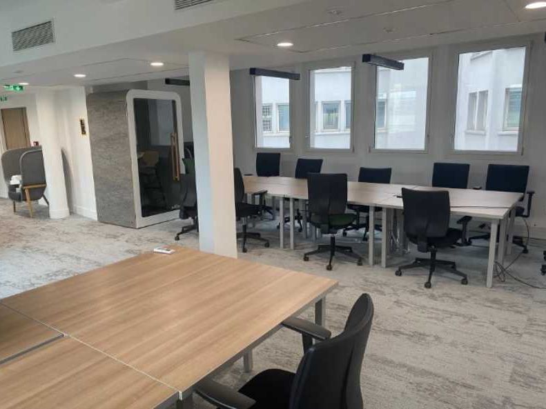 Wellstone vous propose des bureaux plug and play 