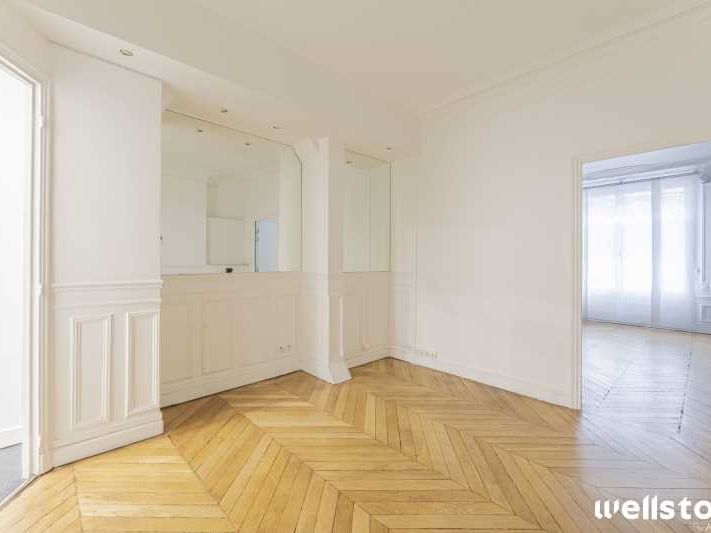 A deux pas de la place de l'Etoile et de l'Arc de