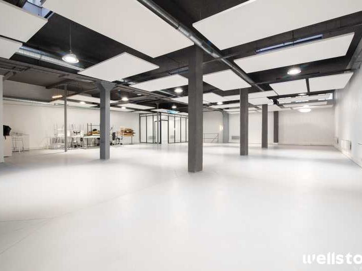 Dans un immeuble ancien de bon standing, nous vou