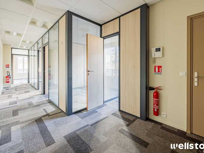 A proximité immédiate de la gare Saint-Lazare et 