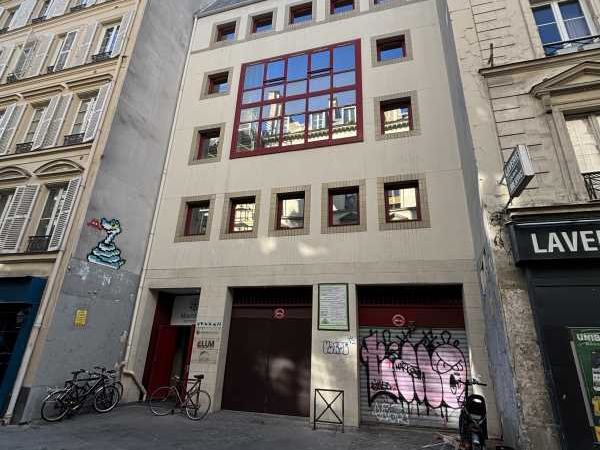 Dans un immeuble récent de bon standing, nous vou