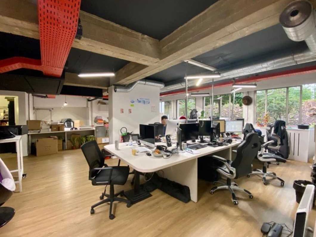 Dans un immeuble de bon standing, nous vous propo