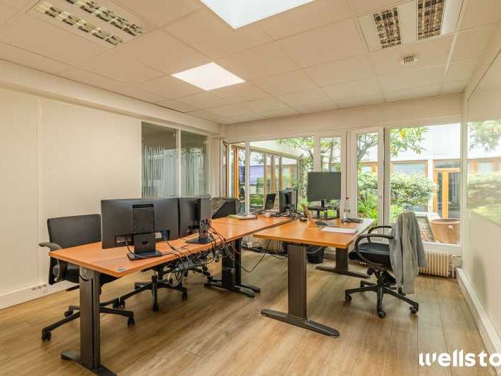 Wellstone, vous propose un RDC, à deux pas du mét