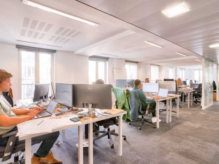 Wellstone vous propose des bureaux plug and play 