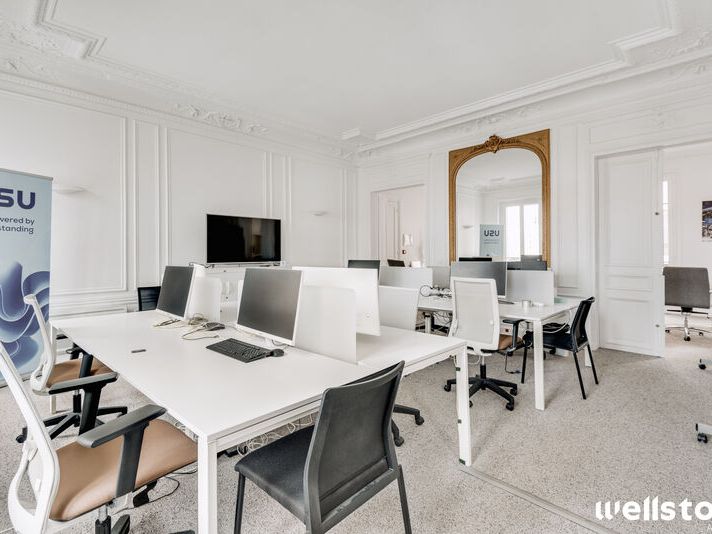 Idéalement situé face à la gare Saint Lazare, Wel