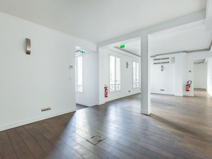 Au 2ème étage d'un immeuble de prestige, Wellston