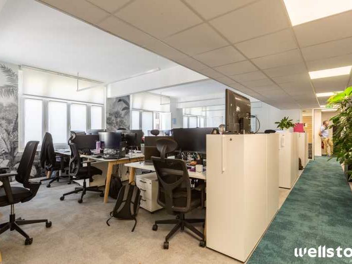 A proximité immédiate de la place Saint Augustin 