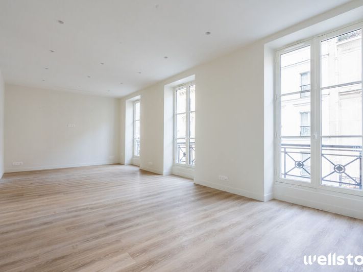 A proximité immédiate de République, Wellstone vo